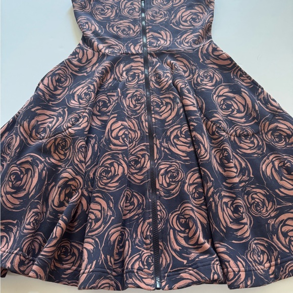 SOLD - Picture 4 of 9